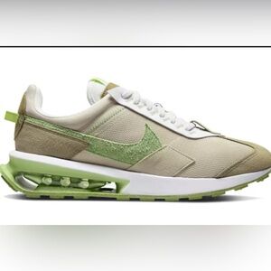 Nike Men’s Sneakers Beige and Light Green Air-Visible Low Tops